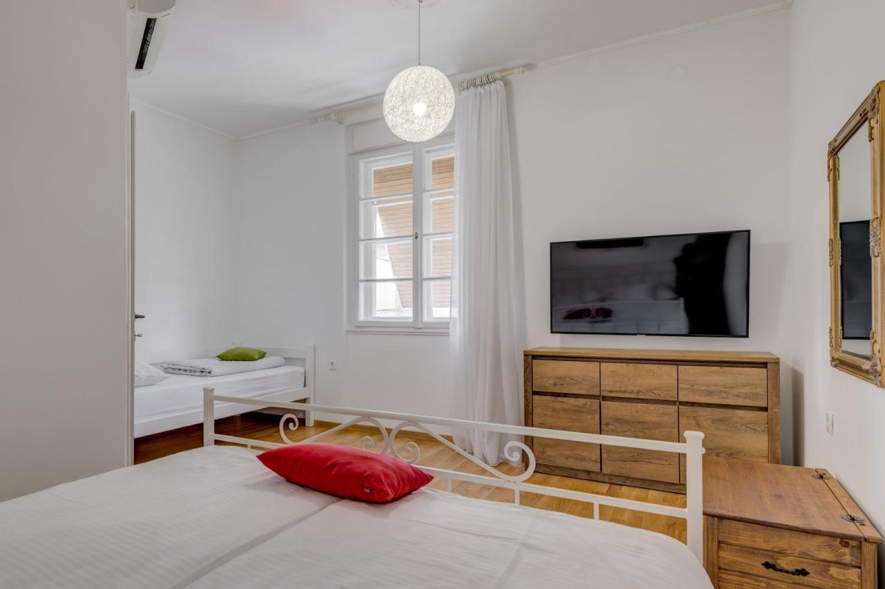 Apartment Dinka With Terrace スプリト エクステリア 写真
